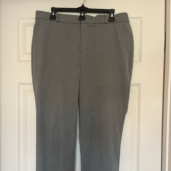 Banana Republic Avery 12 ankle slacks pants. Medium Heather gray color. - Picture 11 of 11